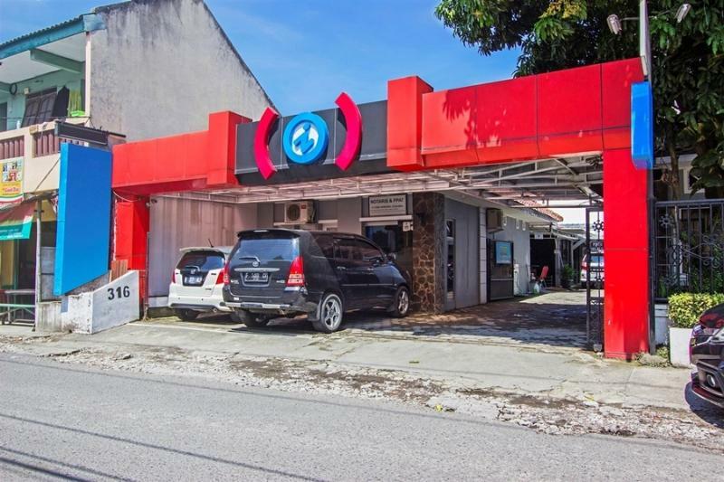 Reddoorz Near Gejayan Hotel Kejayan Exterior foto